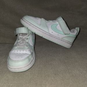 Girls Nike White/mint Green Lowtop Laceup Sneakers 13c